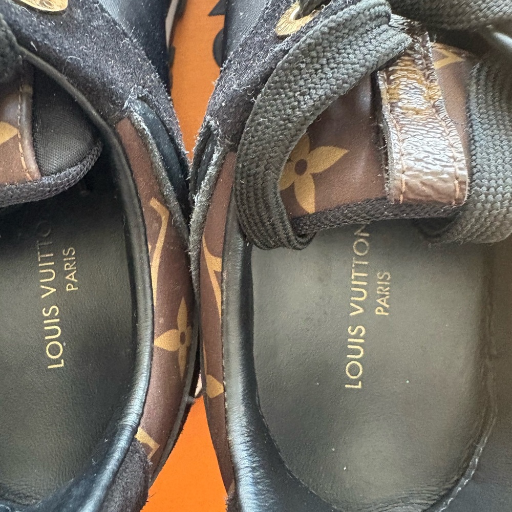 EUC- Iconic Louis Vuitton Runaway model Monogram Sneaker, 7.5 - Picture 9 of 14